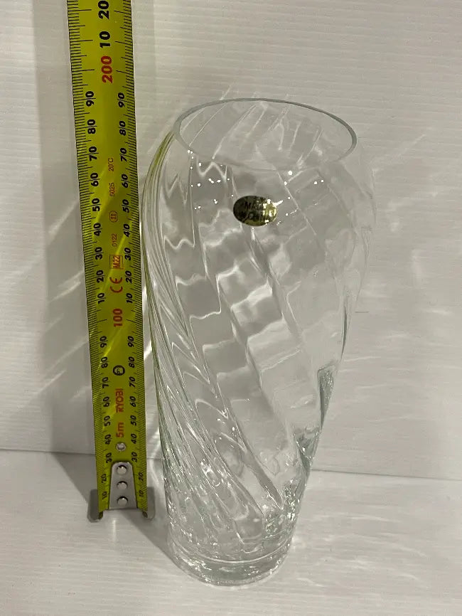 Gorgeous Glass Vase<br><b style="color: #03236a;">JBAU1165</b><br><b style="color: #03236a;">Comes in a Box</b>