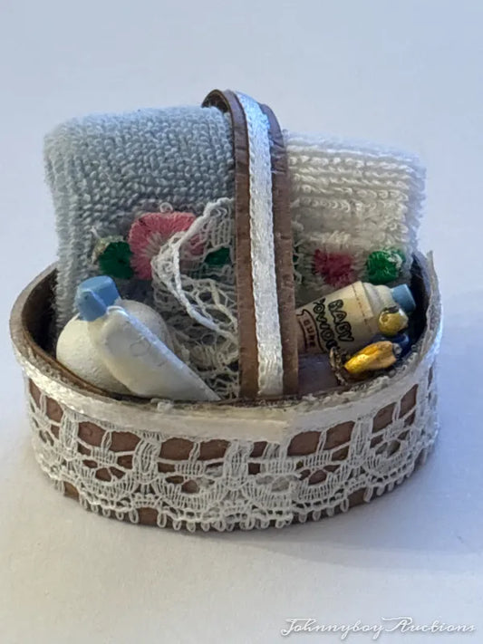 Dollhouse 1/12 scale bathroom basket<br><b style="color: #03236a;">3-437</b><br><b style="color: #03236a;">RRP $29.99</b>