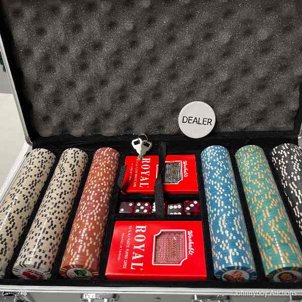 Deluxe Poker Set with clay chips