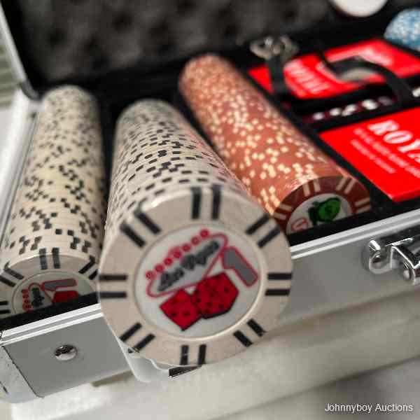 Deluxe Poker Set with clay chips