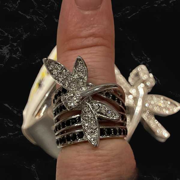 Dragon Fly Ring<br><Br><b style="color: #03236a;">RRP $109.95</b>